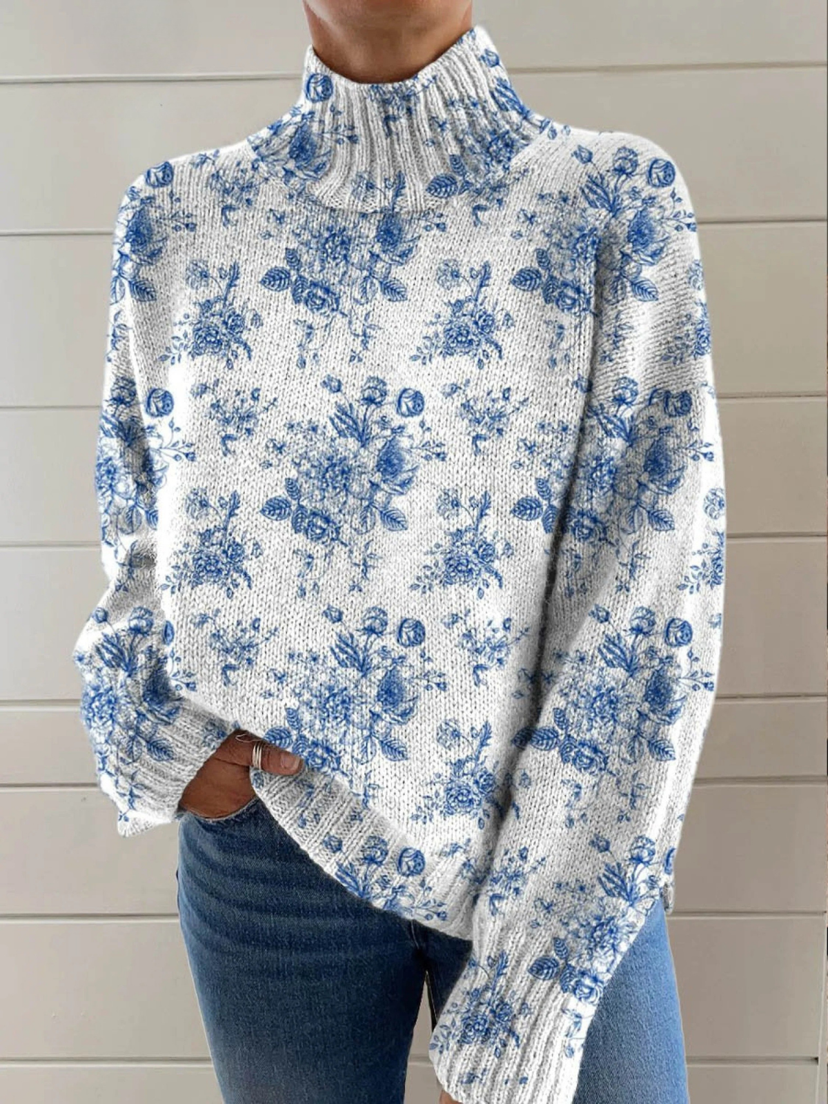 Charming floral pattern with artistic print on the turtleneck